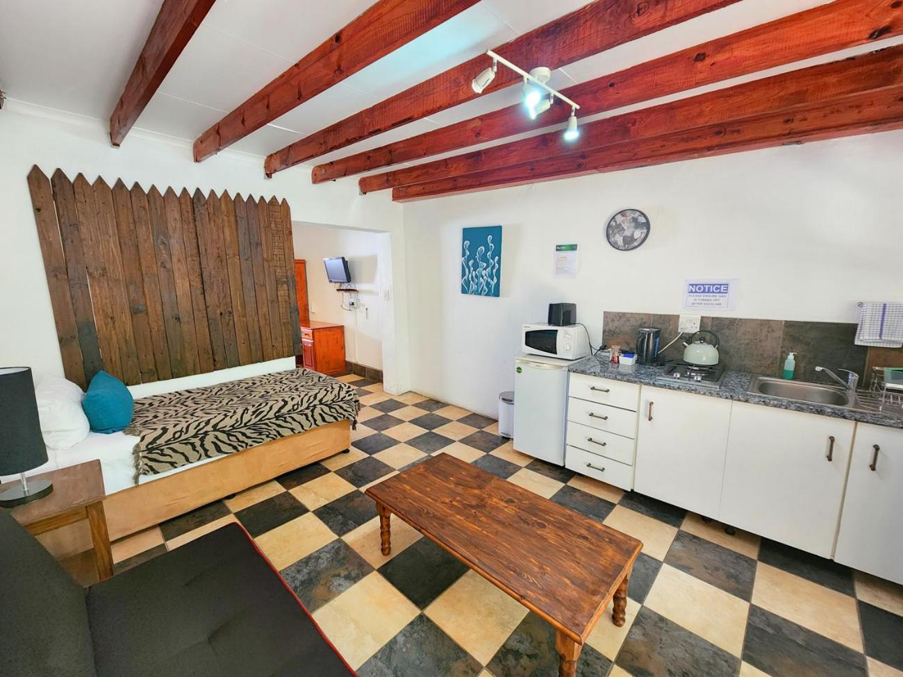 Pine Valley Chalet Lanseria
